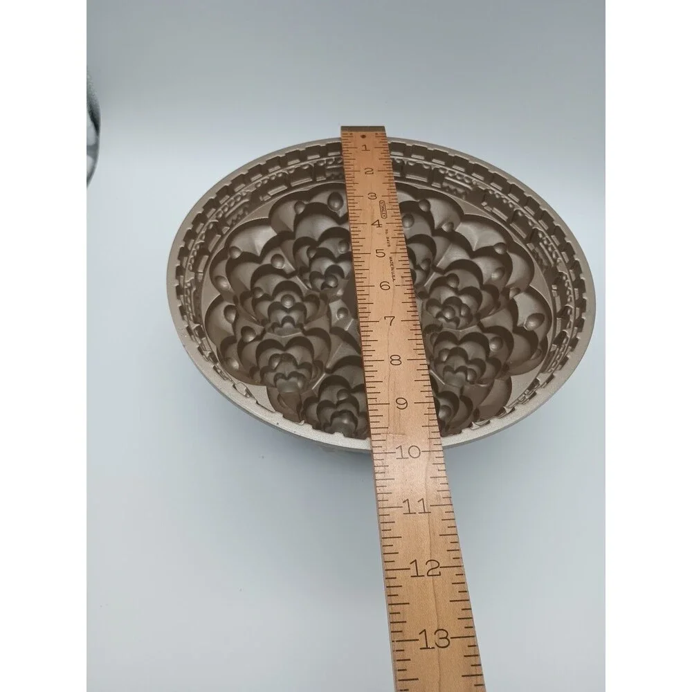 Nordic Ware Holiday Christmas Tree Bundt Pan 10 Cup